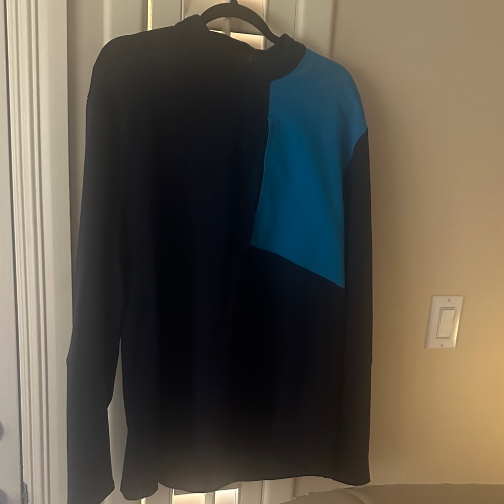 Lululemon Athletica Black and Blue Apparel